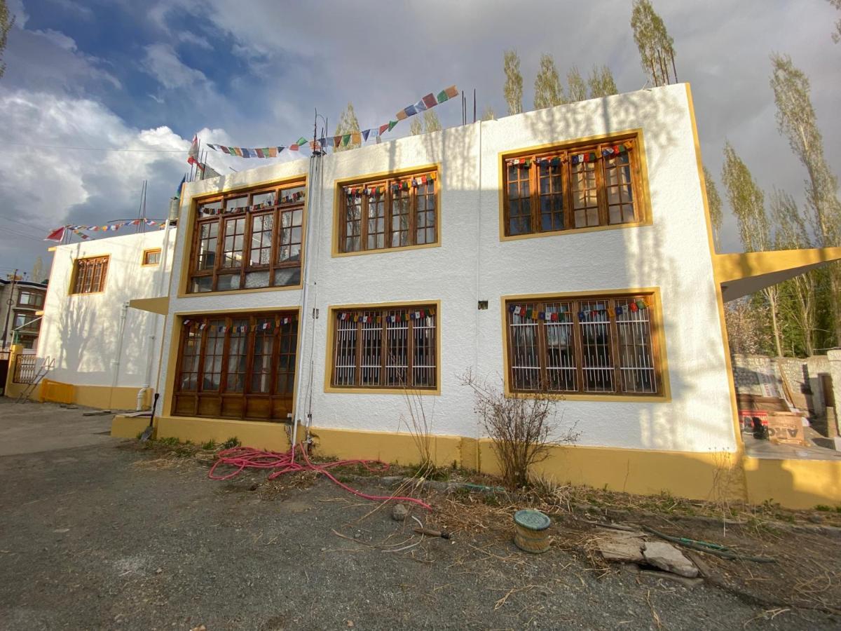 Happy Drifters Hostel Leh Bagian luar foto